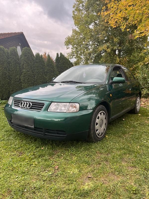 Grün Gebraucht 1996 Audi A3 Limousine | 1.200 € (Guter Preis) - Bild 1/4