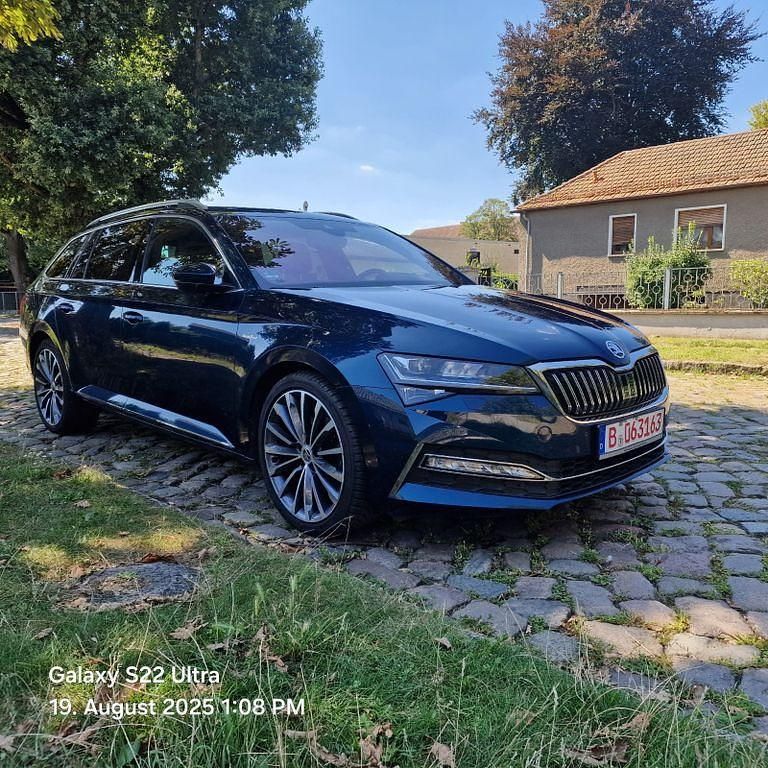 Blau Gebraucht 2020 Skoda Superb LAURIN & KLEMENT Kombi | 24.999 € (Etwas zu teuer) - Bild 1/4