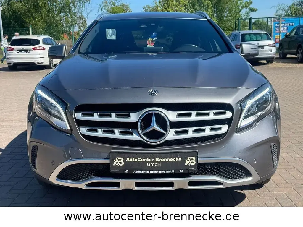 Usata Mercedes GLA200 156 CV (114 kW) 2017 Grigio SUV