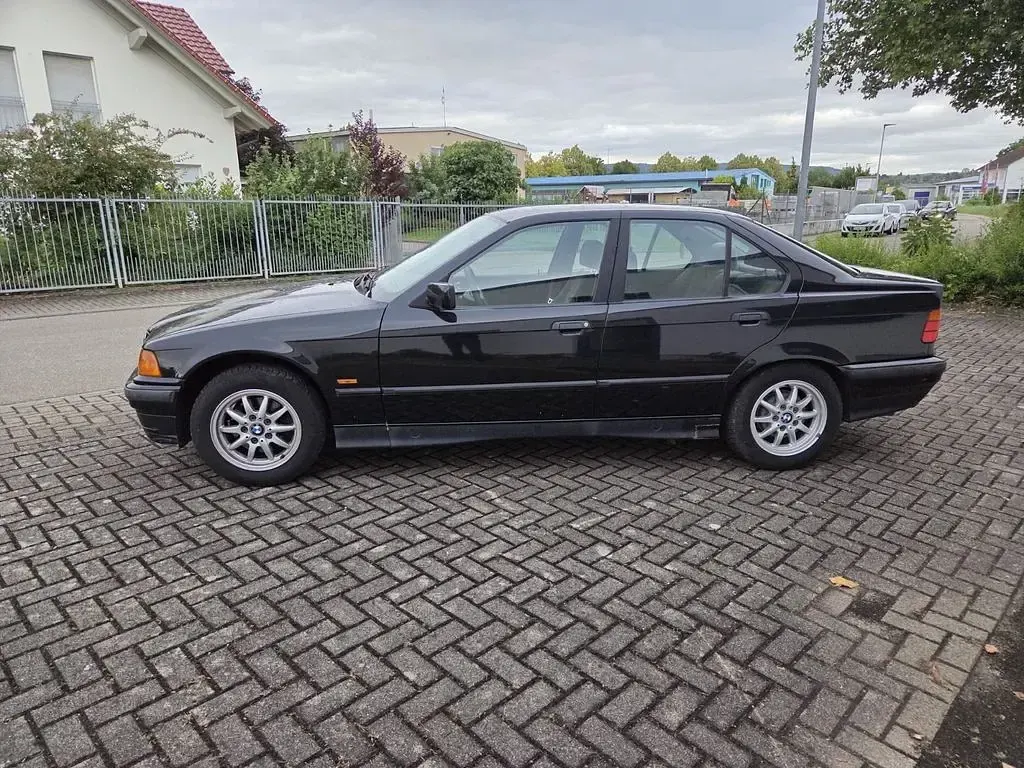 Gebraucht BMW 316 102 PS (75 kW) 1997 Schwarz Limousine