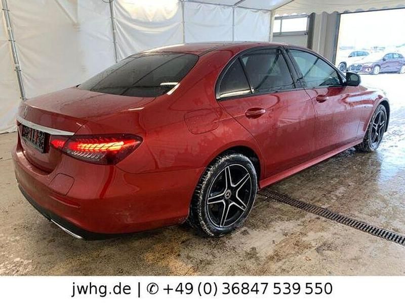 Gebraucht Mercedes E300 AMG 320 PS (235 kW) 2021 Hyazinthrot metalic (metallic) Limousine