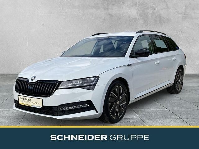 Moonweiß Gebraucht 2022 Skoda Superb SportLine Kombi | 32.890 € (Fairer Preis) - Bild 1/4