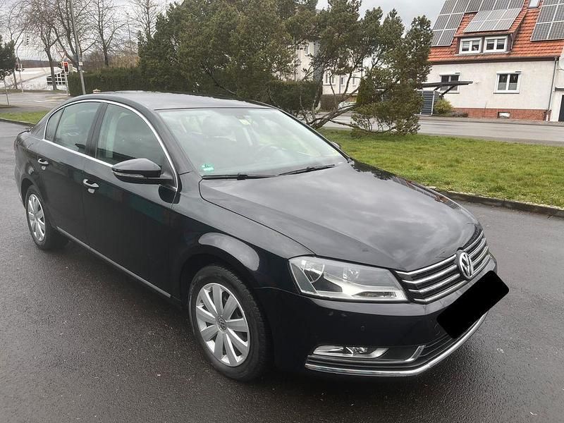 Gebraucht VW Passat Comfortline 122 PS (89 kW) 2011 Schwarz Limousine
