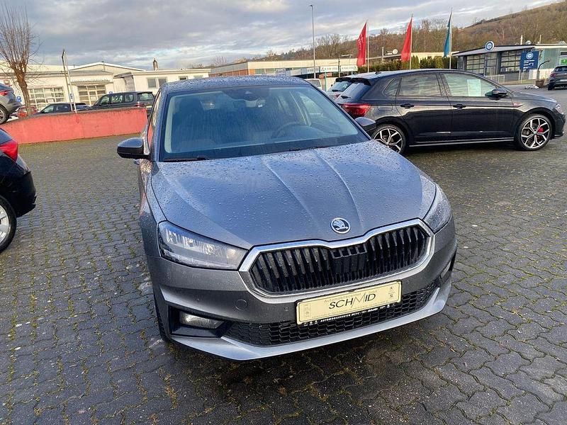 Neu Skoda Fabia Selection 116 PS (85 kW) 2025 Graphitegrau metallic Limousine