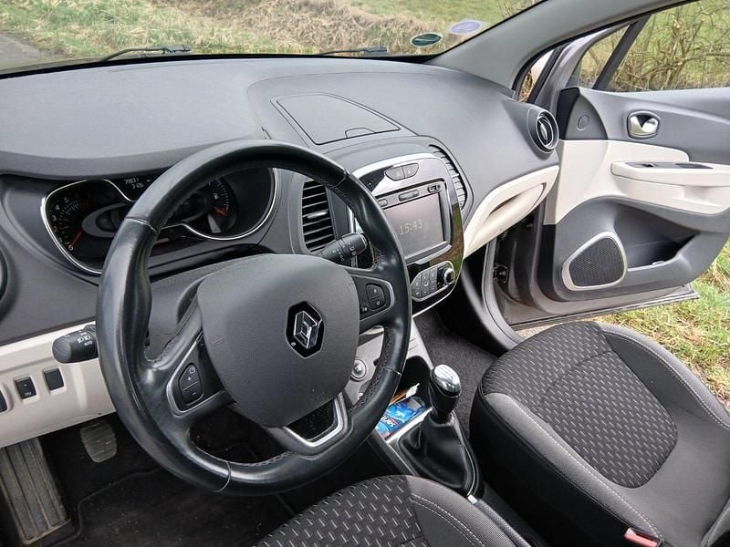 Gebraucht Renault Captur Intens 90 PS (66 kW) 2018 Beige SUV