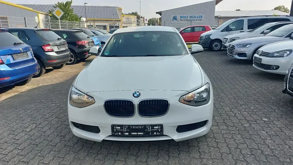 Usata BMW 114 102 CV (75 kW) 2014 Bianco Utilitaria