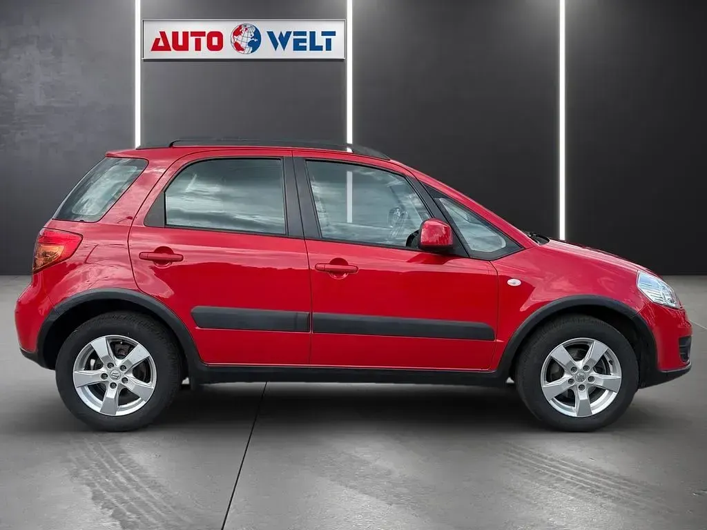 Gebraucht Suzuki SX4 City+ 120 PS (88 kW) 2013 Rot Limousine