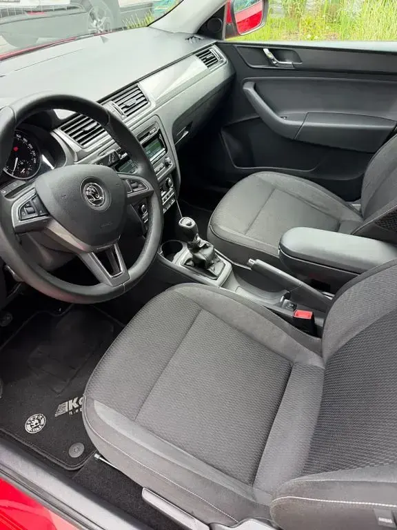 Gebraucht Skoda Rapid Active 86 PS (63 kW) 2014 Rot Kleinwagen