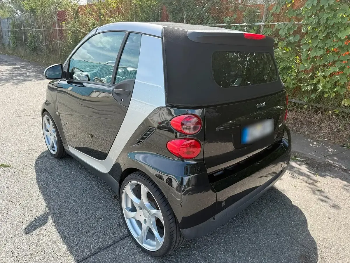 Gebraucht Smart ForTwo Cabrio 70 PS (51 kW) 2009 Schwarz Cabrio