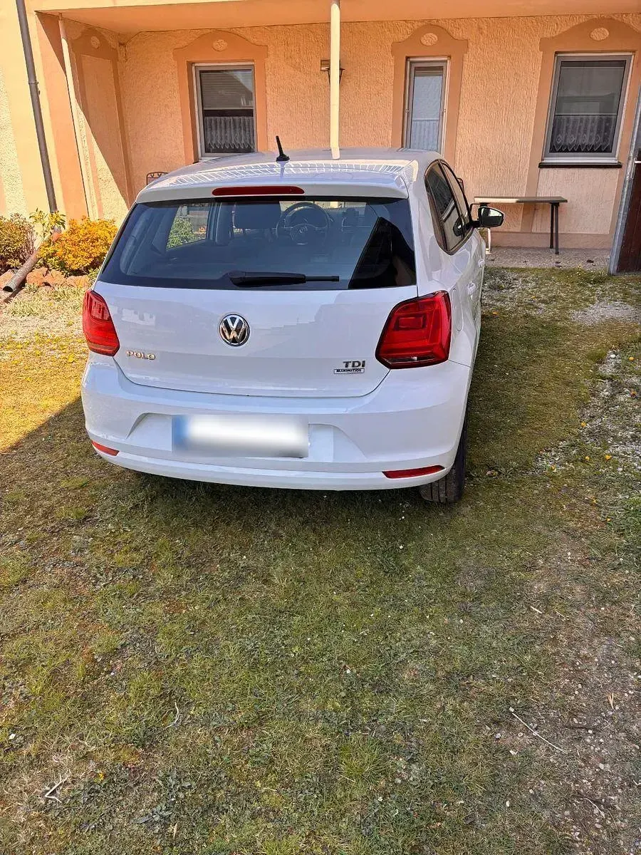 Gebraucht VW Polo Comfortline 75 PS (55 kW) 2015 Weiß Kleinwagen