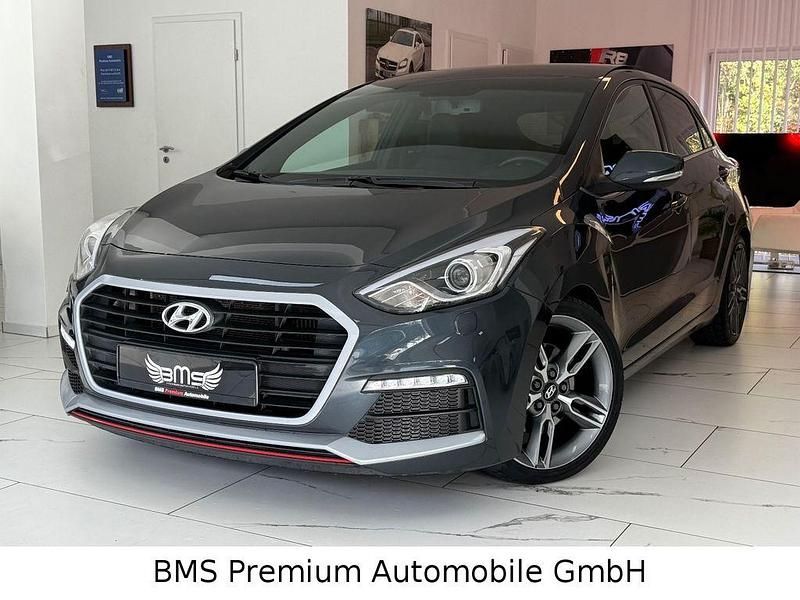 Schwarz Gebraucht 2016 Hyundai i30 Turbo Limousine | 12.475 € (Etwas zu teuer) - Bild 1/4