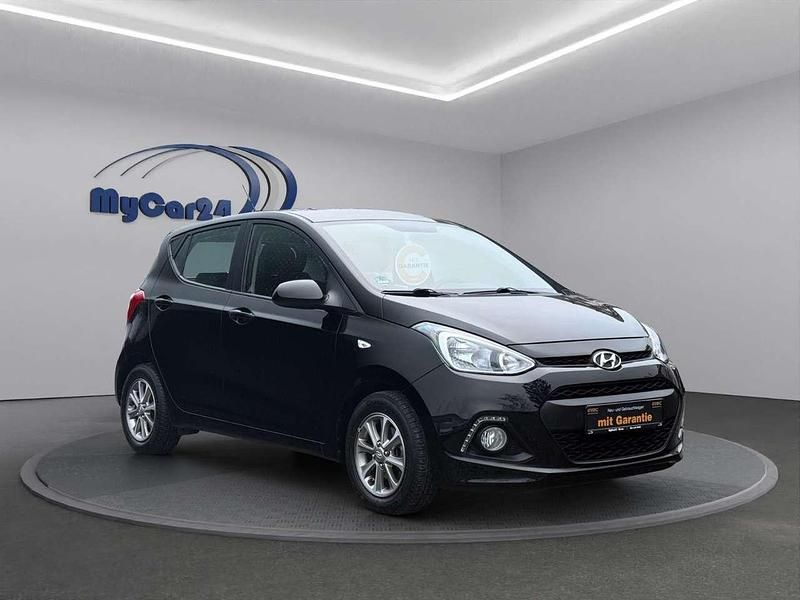 Gebraucht Hyundai i10 67 PS (49 kW) 2016 Phantom black Kleinwagen