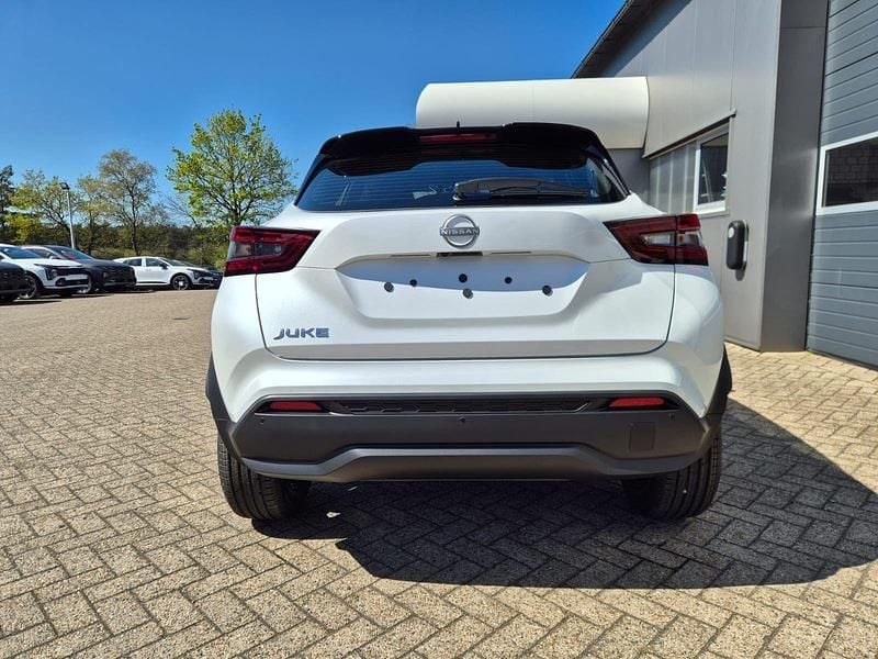 Neu Nissan Juke N-Connecta 114 PS (83 kW) 2026 Pearl white SUV