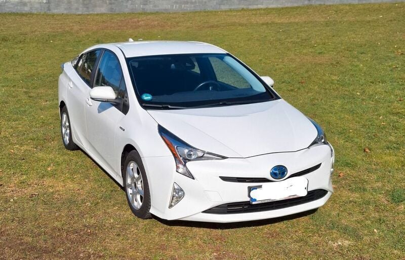 Weiß Gebraucht 2016 Toyota Prius Comfort Kleinwagen | 14.000 € (Fairer Preis) - Bild 1/4