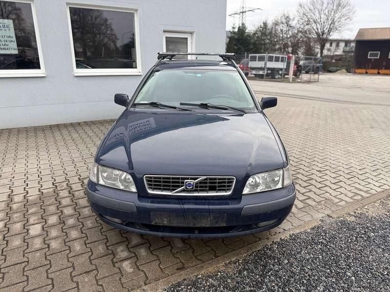 Gebraucht Volvo V40 102 PS (75 kW) 2002 Blau Kombi