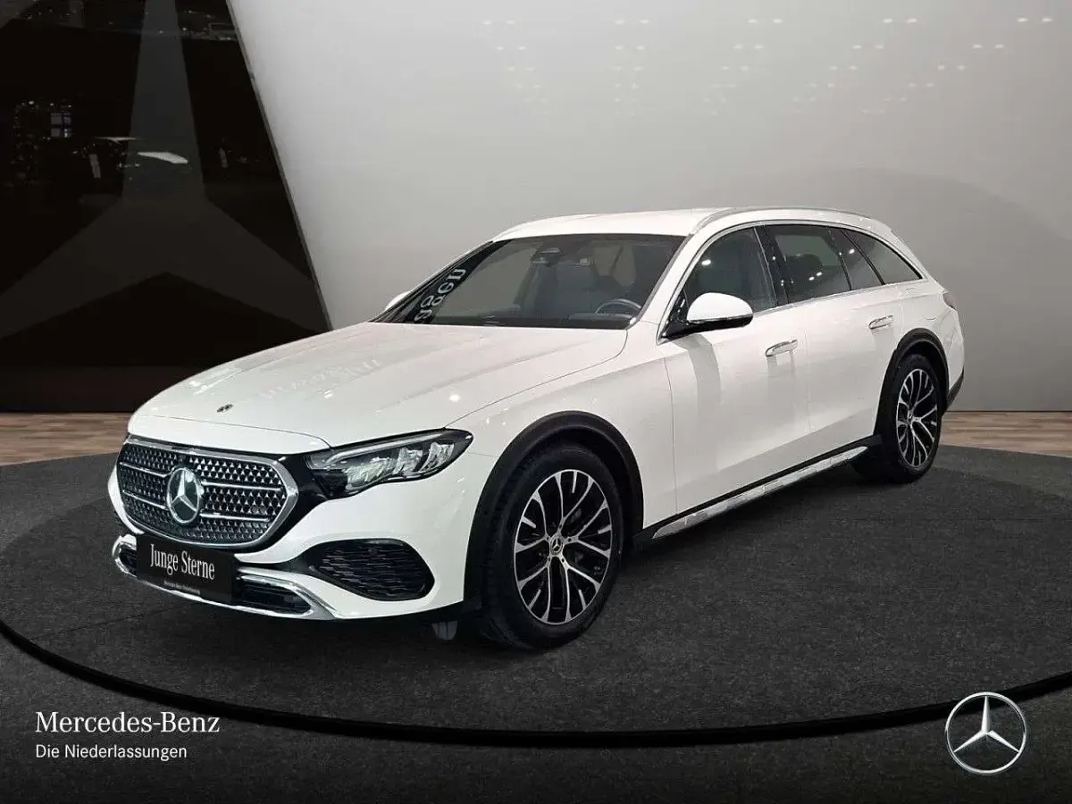 Gebraucht Mercedes E300 Avantgarde 197 PS (144 kW) 2025 Weiß Limousine