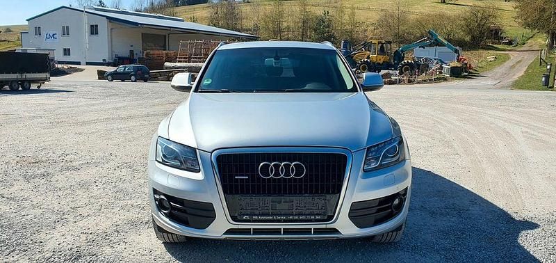 Silber Gebraucht 2009 Audi Q5 Comfort SUV | 8.500 € (Fairer Preis) - Bild 1/4