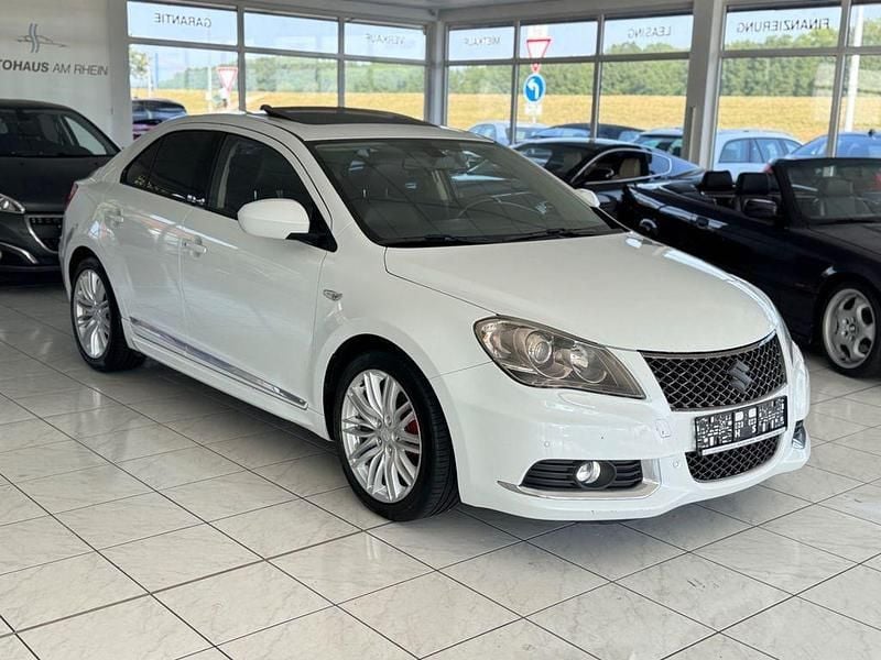 Weiß Gebraucht 2012 Suzuki Kizashi Sport Limousine | 4.990 € - Bild 1/4