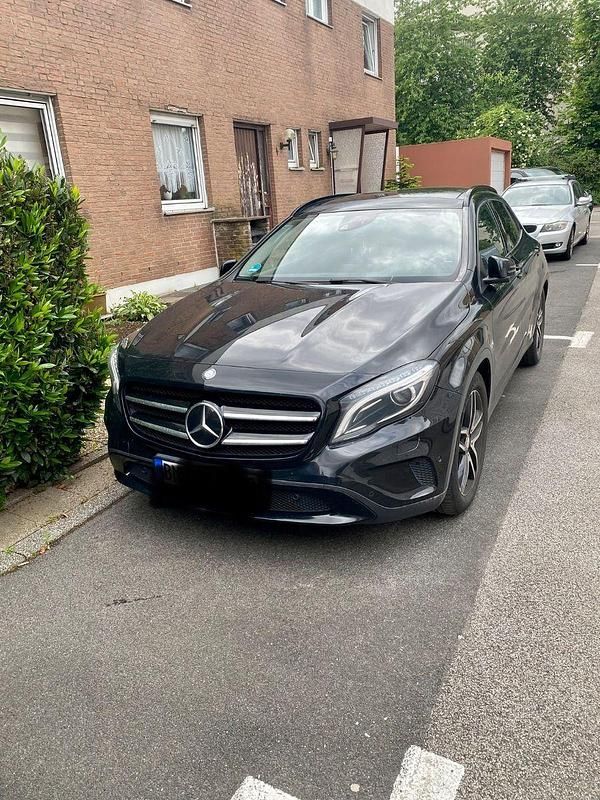 Gebraucht Mercedes GLA200 136 PS (100 kW) 2013 Schwarz SUV