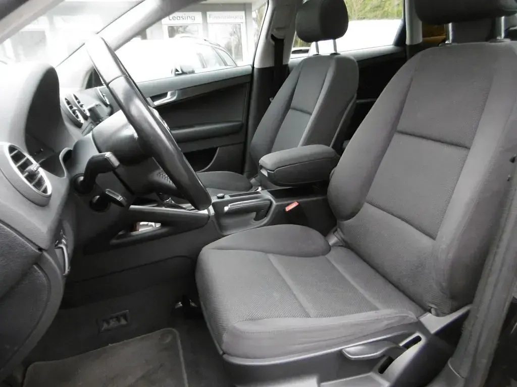 Second-hand Audi A3 Ambiente 102 CP (75 kW) 2006 Negru Hatchback