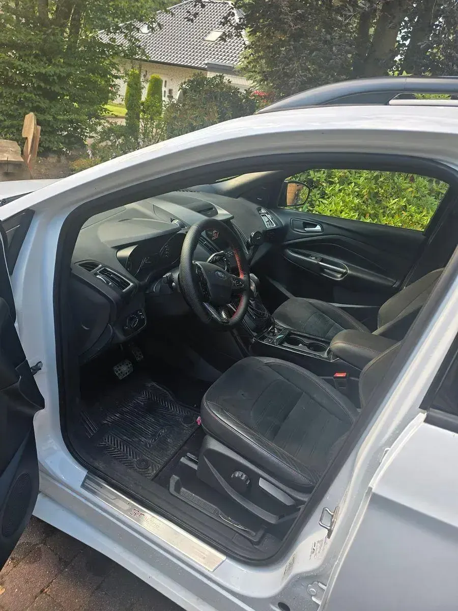 Gebraucht Ford Kuga ST-Line 242 PS (177 kW) 2018 Weiß SUV