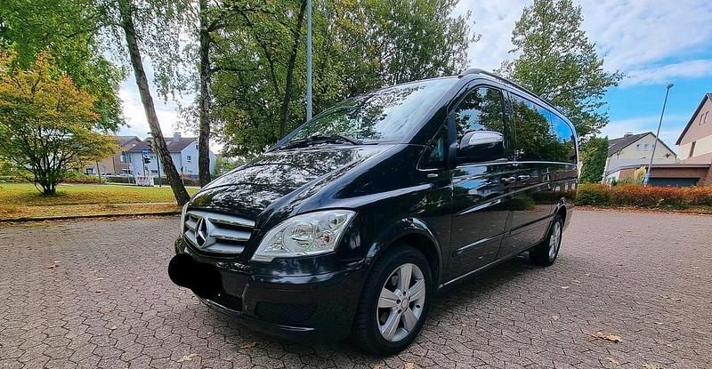 Schwarz Gebraucht 2011 Mercedes Viano Van / Kleinbus | 20.000 € (Teuer) - Bild 1/4