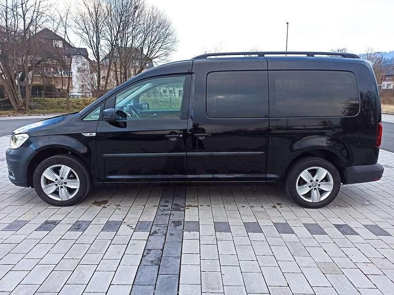 Schwarz Gebraucht 2020 VW Caddy Maxi Comfortline Van / Kleinbus | 16.500 € (Fairer Preis) - Bild 1/4