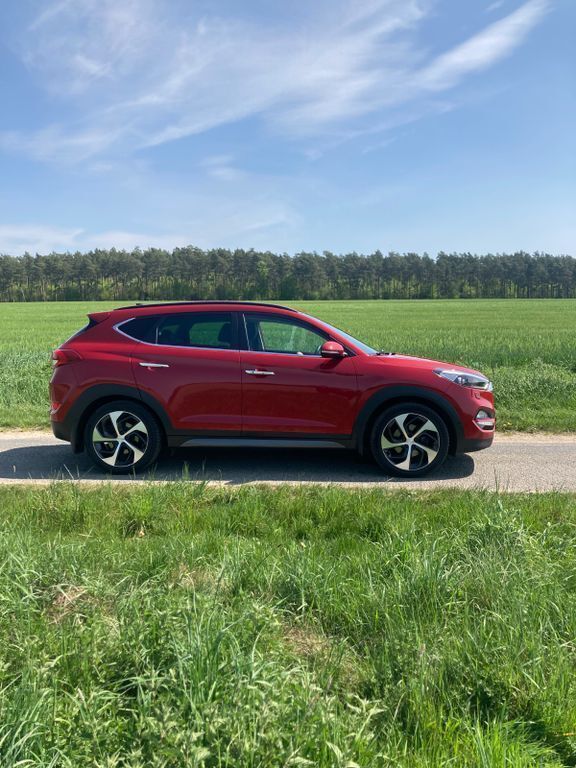 Rot Gebraucht 2017 Hyundai Tucson Premium SUV | 17.300 € (Fairer Preis) - Bild 1/4