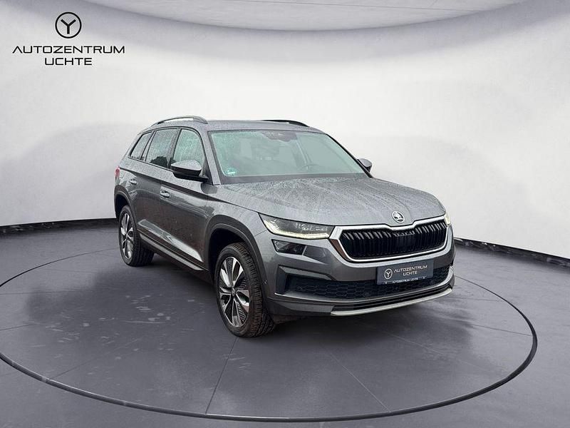 Grau Gebraucht 2022 Skoda Kodiaq Tour SUV | 28.399 € (Fairer Preis) - Bild 1/4