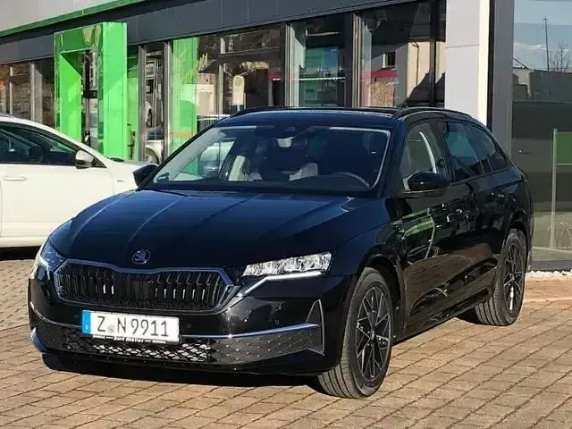 Gebraucht Skoda Octavia Tour 150 PS (110 kW) 2025 Schwarz (schwarzmagic perleffekt) Kombi