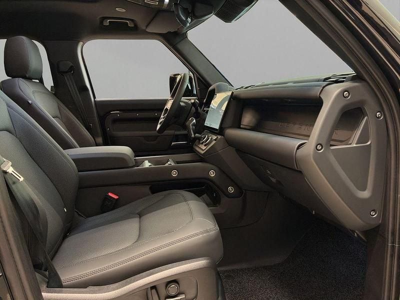 Neu Land Rover Defender SE Dynamic 249 PS (183 kW) 2026 Grün SUV