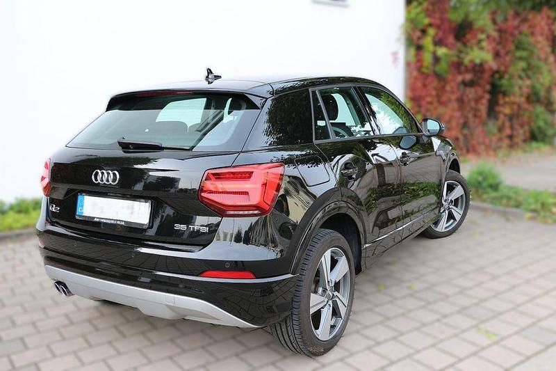 Gebraucht Audi Q2 Advanced Plus 150 PS (110 kW) 2020 Schwarz SUV