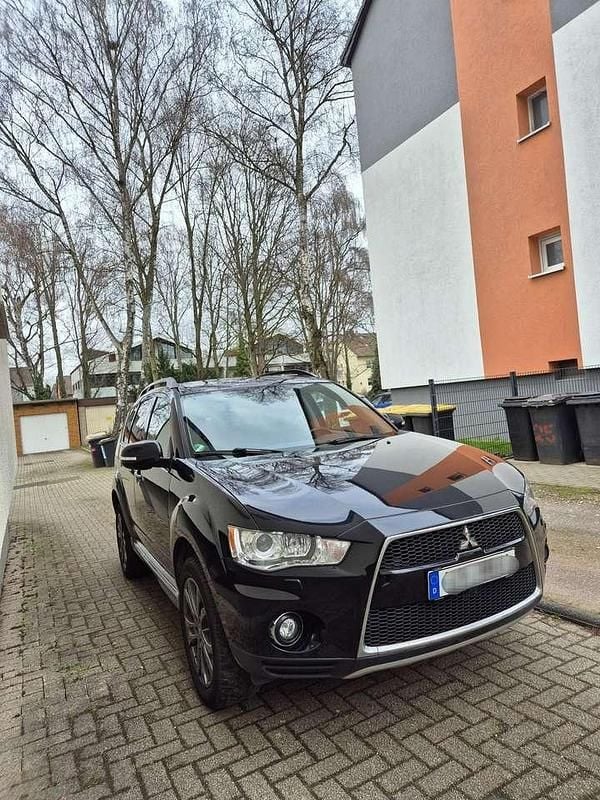 Gebraucht Mitsubishi Outlander 156 PS (114 kW) 2011 Schwarz SUV