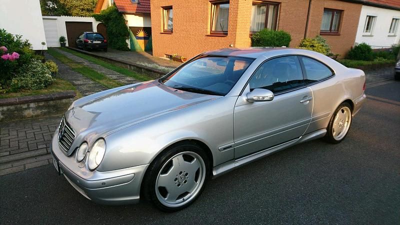 Silber Gebraucht 2001 Mercedes CLK55 AMG AMG Coupé | 20.000 € - Bild 1/4