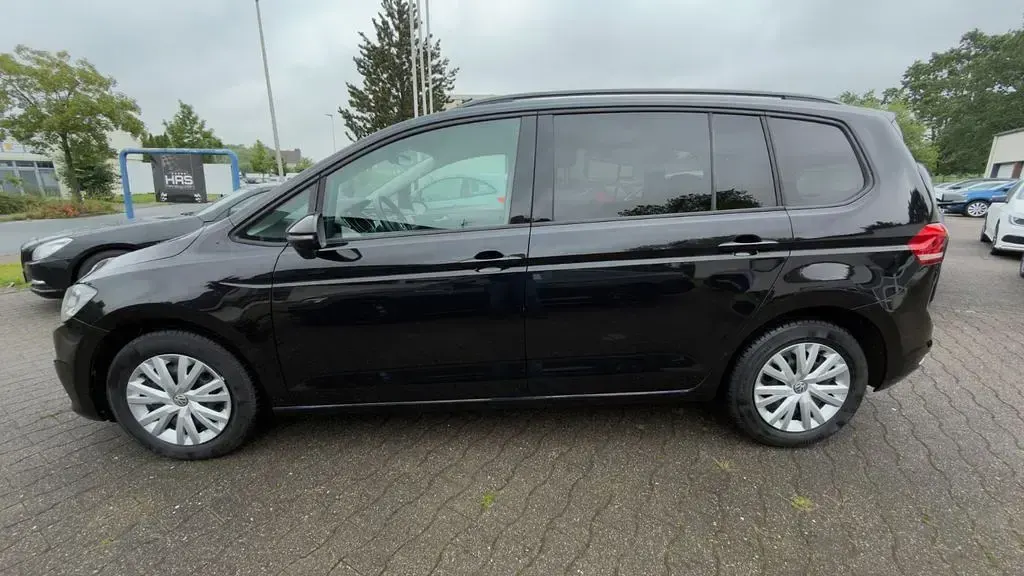 Gebraucht VW Touran Comfortline 150 PS (110 kW) 2017 Schwarz Van / Kleinbus