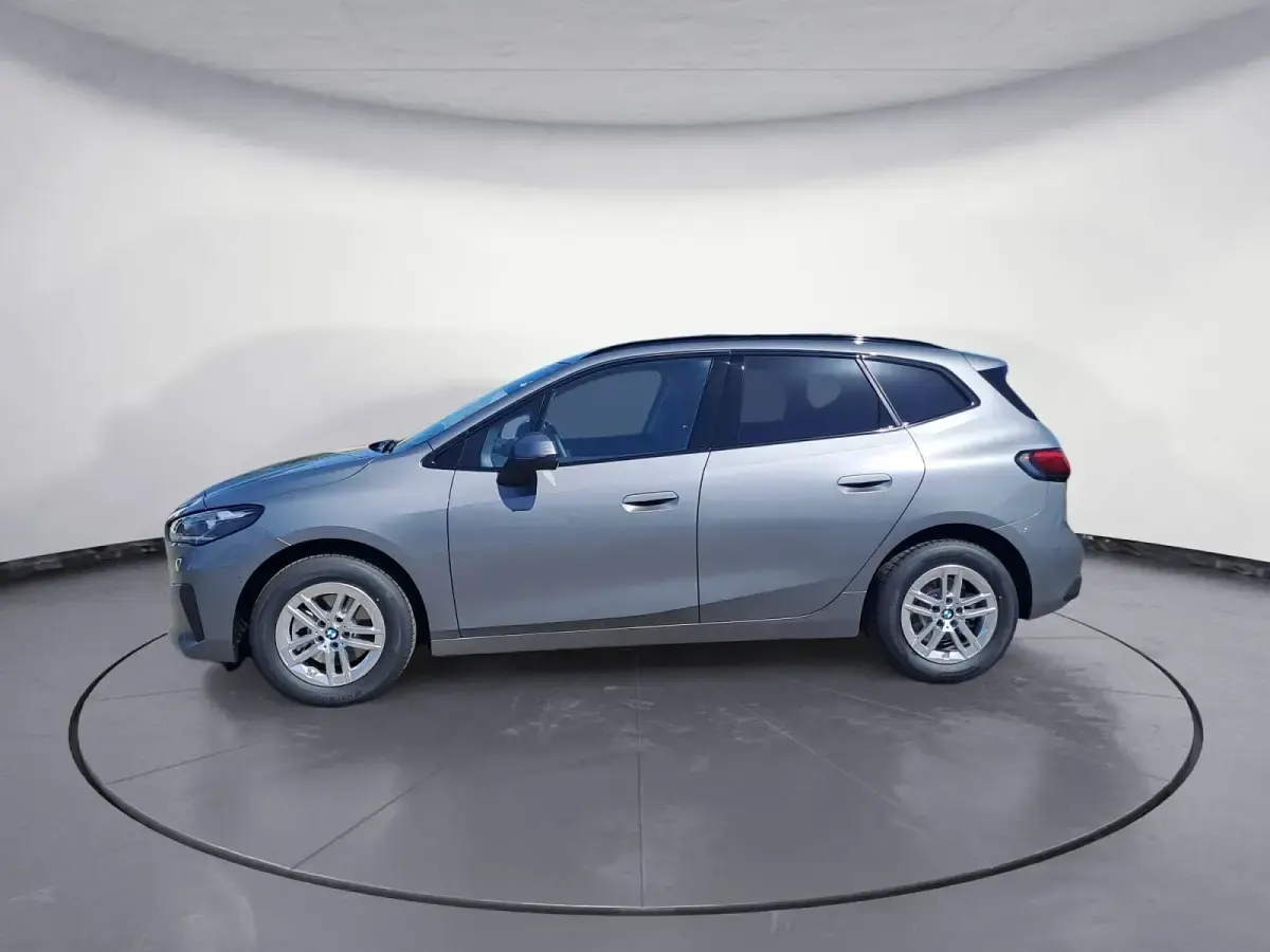 Gebraucht BMW 218 Active Tourer Comfort Edition 136 PS (100 kW) 2026 Van / Kleinbus