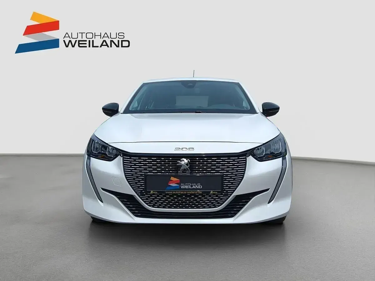 Gebraucht Peugeot 208 Active 100 kW (136 PS) 2022 Weiß Kleinwagen