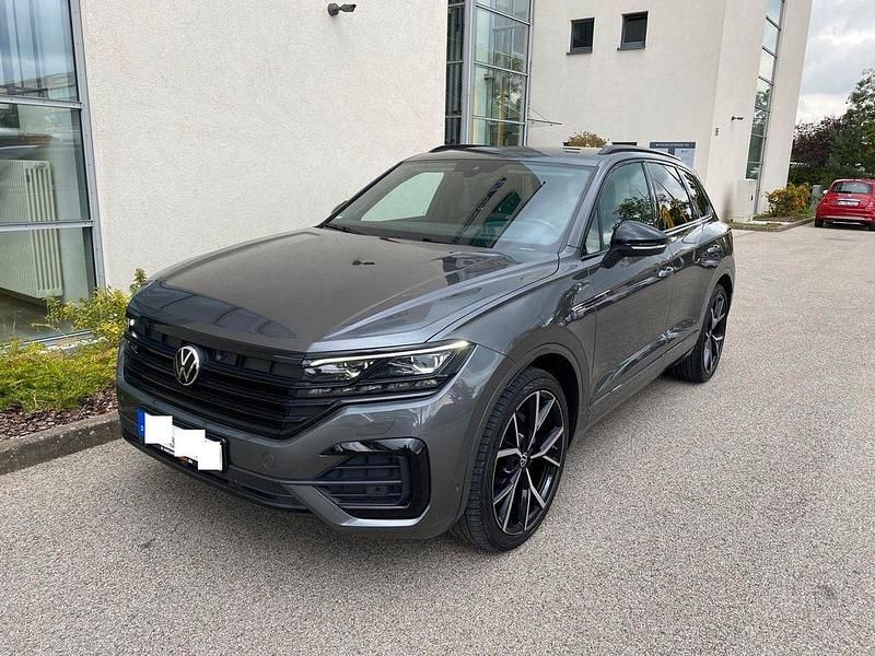 Grau Gebraucht 2022 VW Touareg R-line SUV | 45.590 € (Fairer Preis) - Bild 1/4
