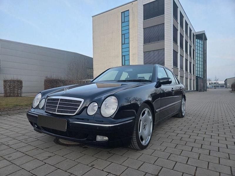Blau Gebraucht 2001 Mercedes E430 Elegance Limousine | 14.999 € (Teuer) - Bild 1/4