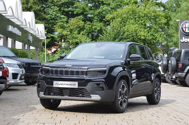 Schwarz Neu 2025 Jeep Avenger Summit SUV | 33.900 € - Bild 1/4