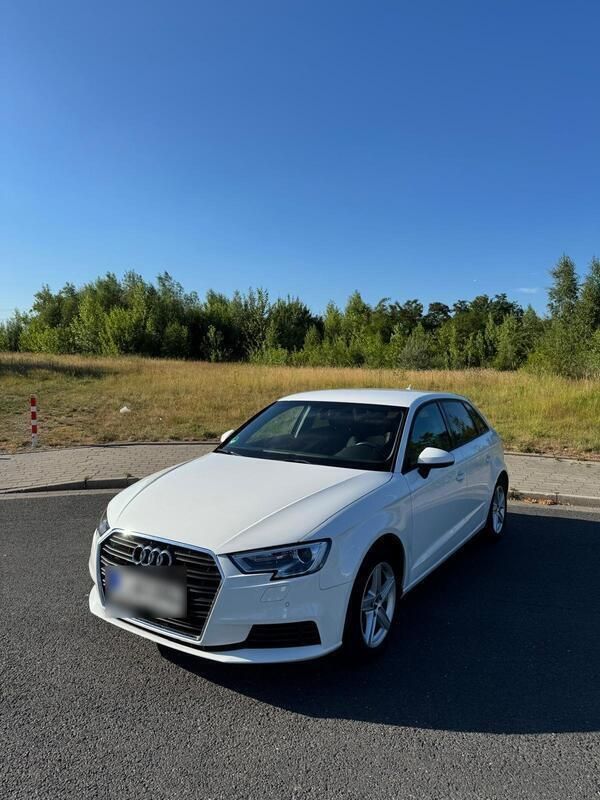 Weiß Gebraucht 2018 Audi A3 Kleinwagen | 16.000 € (Guter Preis) - Bild 1/4