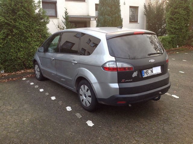 Gebraucht Ford S-MAX Titanium 140 PS (102 kW) 2007 Silber metallic Van / Kleinbus