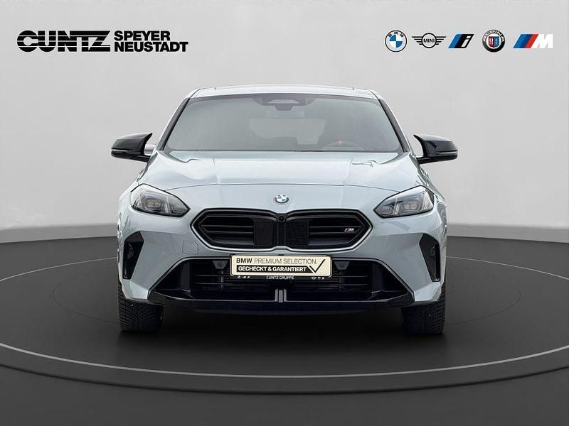 Gebraucht BMW M135 Performance 300 PS (220 kW) 2025 M brooklyn grau Kleinwagen