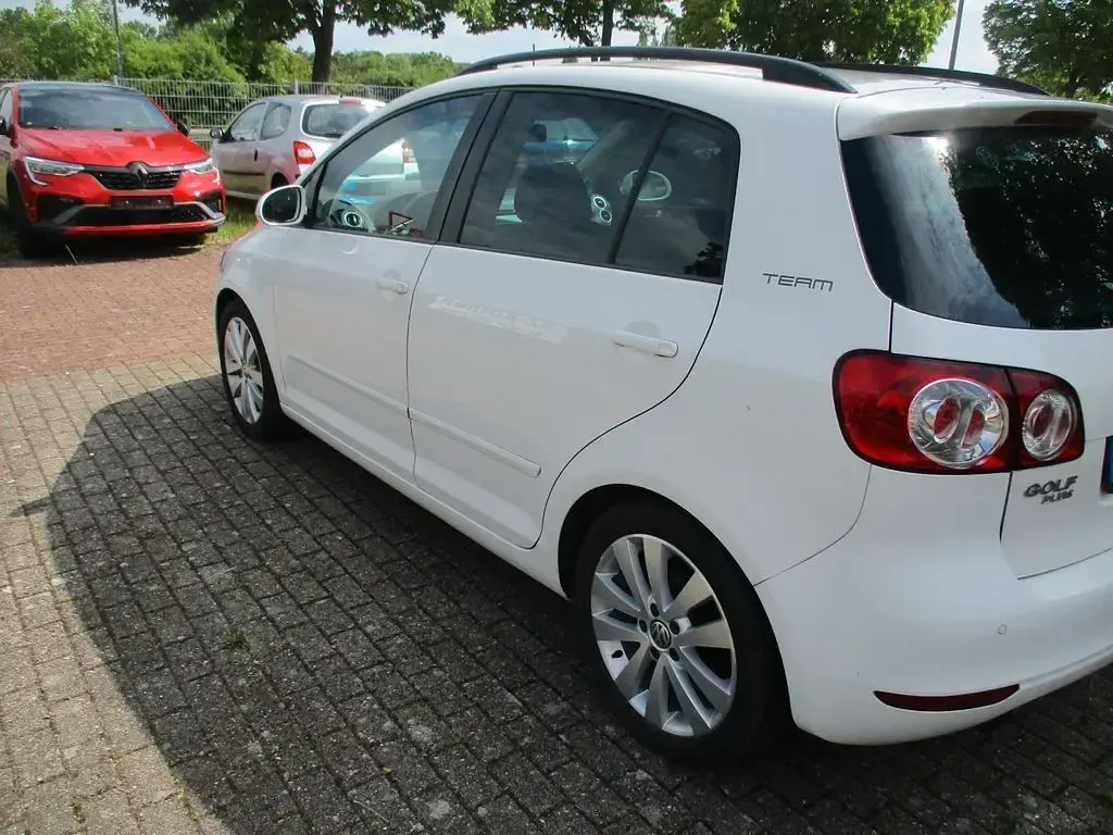 Gebraucht VW Golf Plus Cross Team 105 PS (77 kW) 2011 Weiß Van / Kleinbus