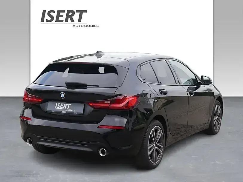 Gebraucht BMW 118 Sport Line 150 PS (110 kW) 2023 Schwarz Kleinwagen