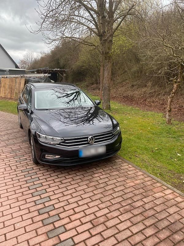 Gebraucht VW Passat 130 PS (95 kW) 2020 Schwarz Kombi
