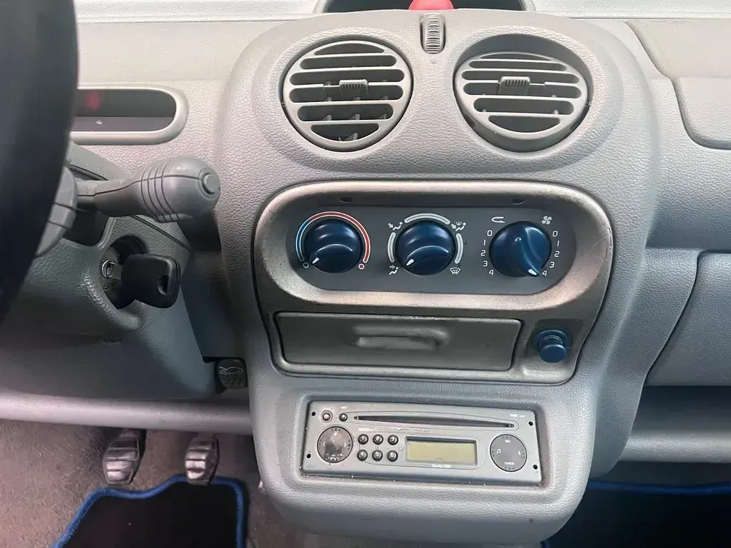 Gebraucht Renault Twingo Expression 75 PS (55 kW) 2003 Schwarz Kleinwagen