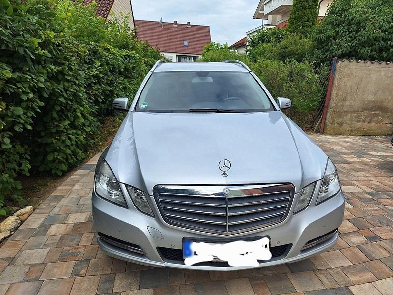 Gebraucht Mercedes E220 170 PS (125 kW) 2012 Silber Kombi
