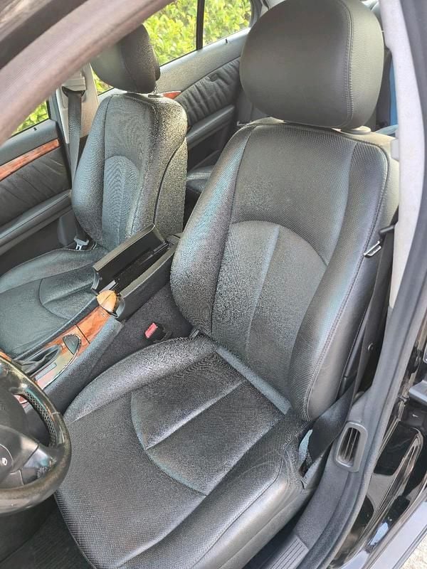 Second-hand Mercedes E320 224 CP (164 kW) 2005 Negru Berlinǎ