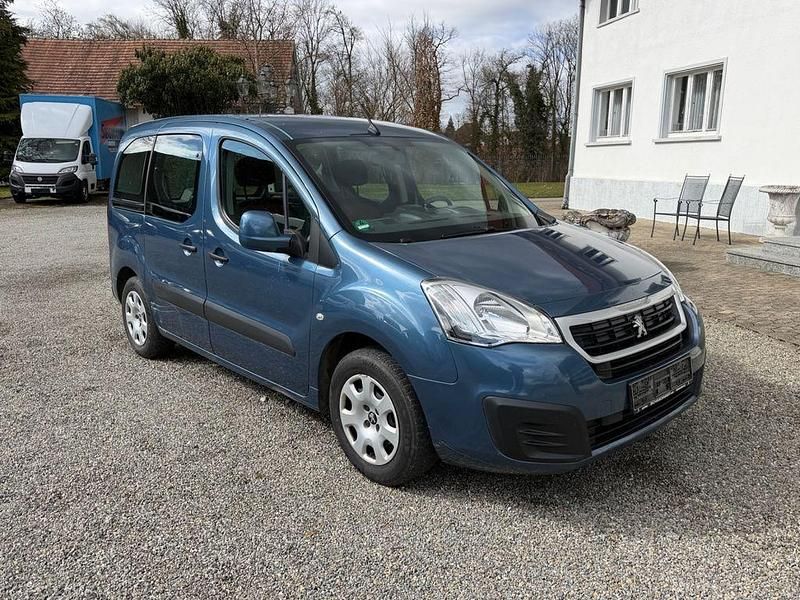 Gebraucht Peugeot Partner Tepee Active 99 PS (72 kW) 2016 Van / Kleinbus